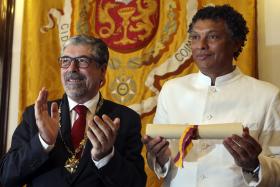 MINISTRO DA CULTURA DE CABO VERDE DOA VALOR DO PRÉMIO MIGUEL TORGA AO TARRAFAL