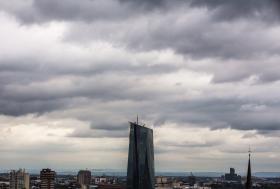 CRISE GREGA MARCA REUNIÃO DO BANCO CENTRAL EUROPEU