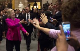 HILLARY CLINTON DIZ QUE IRÃO NUNCA VAI OBTER ARMA NUCLEAR SE FOR PRESIDENTE DOS EUA