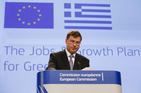 GRÉCIA: ENCARGOS COM DÍVIDA SÃO MENORES DO QUE EM PORTUGAL – COMISSÁRIO