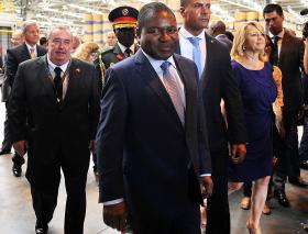 PRESIDENTE MOÇAMBICANO CHEGA DOMINGO A FRANÇA EM BUSCA DE MAIS INVESTIMENTO
