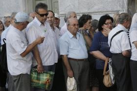 ATENAS IMPÕE PREÇOS MÁXIMOS PARA TRAVAR IMPACTO DE SUBIDA DO IVA