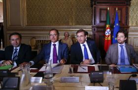 DEVE HAVER CONFUSÃO DE JUNCKER SOBRE DISCUSSÃO DE ALÍVIO DA DÍVIDA GREGA – PASSOS COELHO