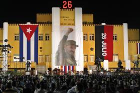 CUBA ASSINALA ANIVERSÁRIO DA REVOLUÇÃO COM APELOS AO FIM DO EMBARGO DOS EUA