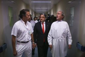 ACORDO PARA MEDICAMENTOS CONTRA HEPATITE C LEVOU MAIS DOENTES A TRATAREM-SE PRECOCEMENTE