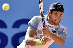 JOÃO SOUSA VENCE ISTOMIN E MARCA PRESENÇA NA TERCEIRA RONDA DO TORNEIO DE GSTAAD