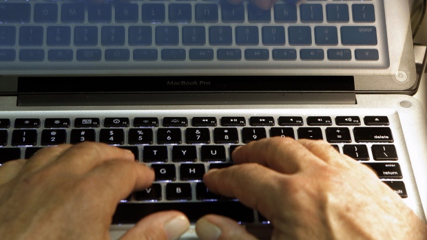 (AP / Damian Dovarganes)