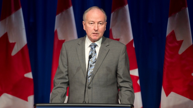 O ministro dos Negócios Estrangeiros Rob Nicholson, fala durante uma conferência de imprensa em Otava - 25 de março de 2015. THE CANADIAN PRESS/Adrian Wyld