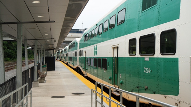 PRIMEIROS PASSAGEIROS VIAJAM A PARTIR DA NOVA ESTAÇÃO GO WEST HARBOUR DE HAMILTON