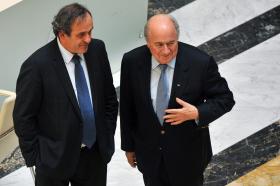 BLATTER DIZ QUE PLATINI O AVISOU QUE SERIA PRESO SE NÃO ABANDONASSE A FIFA