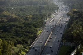 QUATRO FERIDOS LIGEIROS EM CAPOTAMENTO SEGUIDO DE COLISÃO DE TRÊS VIATURAS NA A5