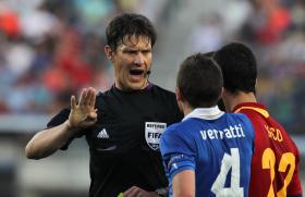 ESLOVENO MATEJ JUG APITA JOGO EUROPEU DO BELENENSES