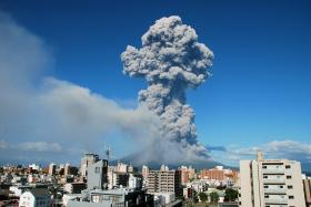JAPÃO ELEVA ALERTA DE ERUPÇÃO VULCÂNICA PERTO DE CENTRAL NUCLEAR REATIVADA ESTA SEMANA