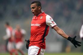 ADERLAN SANTOS DEIXA SPORTING DE BRAGA E REFORÇA VALENCIA