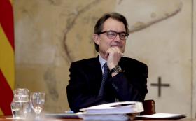 PRESIDENTE DA CATALUNHA OFICIALIZA ELEIÇÕES ANTECIPADAS PARA 27 DE SETEMBRO