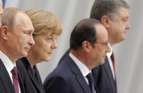 MERKEL, HOLLANDE E PUTIN CONSIDERAM CIMEIRA “NAS PRÓXIMAS SEMANAS” SOBRE UCRÂNIA