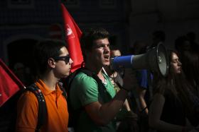 NOVAS FORÇAS PARTIDÁRIAS PROMETEM DEFENDER OS JOVENS E PROPÕEM VOTO AOS 16 ANOS