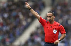 DUARTE GOMES NO FC PORTO-ESTORIL, JORGE FERREIRA NO BENFICA-MOREIRENSE