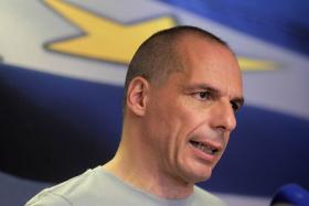 VARUFAKIS DIZ QUE A “PRIMAVERA” REPRESENTADA PELO SYRIZA NO PODER FOI ESMAGADA PELA BANCA