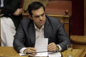 GRÉCIA: TSIPRAS DEFENDE RESGATE COMO ÚNICA OPÇÃO DO PAÍS PARA SE MANTER NO EURO