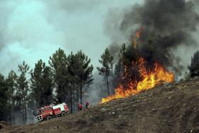 INCÊNDIOS: FOGO DE VILA NOVA DE CERVEIRA QUASE A CHEGAR A CAMINHA