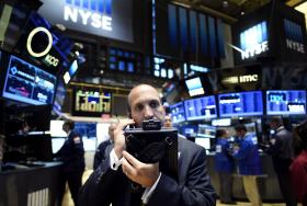 BOLSA DE NOVA IORQUE ENCERRA EM ALTA COM DOW JONES A SUBIR 3,95%