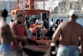 MAIS DE MIL MIGRANTES RESGATADOS NO MEDITERRÂNEO DURANTE O FIM-DE-SEMANA