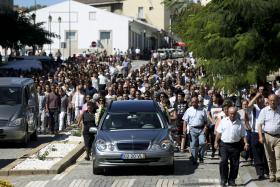 CENTENAS DE PESSOAS NO FUNERAL DAS TRÊS CRIANÇAS VÍTIMAS DO ACIDENTE DE ZAMORA
