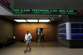 BOLSA DE ATENAS ENCERRA A PERDER 2,53% PENALIZADA PELO SETOR BANCÁRIO