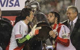 RIVER PLATE DERROTA TIGRES E VENCE TAÇA DOS LIBERTADORES