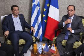 GRÉCIA: ACORDO “PODE E DEVE” FICAR FECHADO APÓS 15 DE AGOSTO – TSIPRAS E HOLLANDE