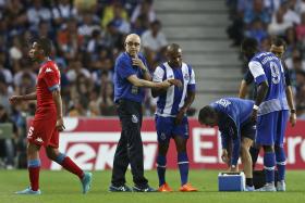 BRAHIMI E CISSOKHO LESIONAM-SE NA APRESENTAÇÃO DO FC PORTO