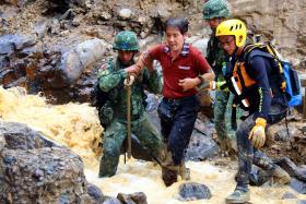TUFÃO SOUDELOR CAUSA 14 MORTOS E QUATRO DESAPARECIDOS NO SUDESTE DA CHINA