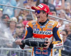 MARC MÁRQUEZ IMPÕE-SE EM MOTOGP, MIGUEL OLIVEIRA AZARADO EM MOTO 3