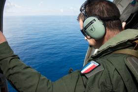 SUSPENSAS AS BUSCAS POR DESTROÇOS DO MH370 NA ILHA DA REUNIÃO