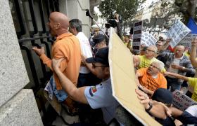 BES: EMIGRANTES LESADOS ENVIAM CARTA COM ULTIMATO A STOCK DA CUNHA E CARLOS COSTA