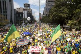 PROTESTOS CONTRA IMPUGNAÇÃO DE MANDATO DE ROUSSEFF REGISTADOS EM 13 ESTADOS BRASILEIROS