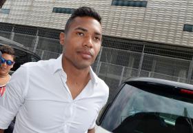 JULEN LOPETEGUI CONFIRMA SAÍDA DE ALEX SANDRO PARA A JUVENTUS