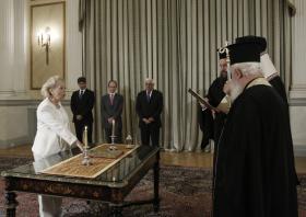 GRÉCIA: EMPOSSADO GOVERNO PROVISÓRIO DE VASSILIKI THANOU