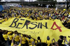 MILHARES EM PROTESTO NA MALÁSIA PARA EXIGIR A DEMISSÃO DO PRIMEIRO-MINISTRO