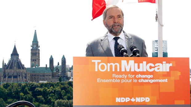 O líder do NDP Tom Mulcair lança a sua campanha no Museu de História em Gatineau, Que., depois do primeiro-ministro Stephen Harper ter convocdo eleições no domingo, 2 de agosto de 2015. The Canadian Press / Patrick Doyle
