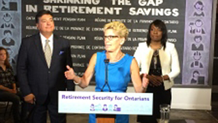 A primeira-ministra do Ontário Kathleen Wynne fala numa conferência de imprensa em Toronto – 11 de agosto, 2015 (George Stamou / CTV Toronto)