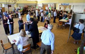 DETIDOS EM PRISÃO DOMICILIÁRIA DEVEM TER ACESSO ÀS MESAS DE VOTO – CNE