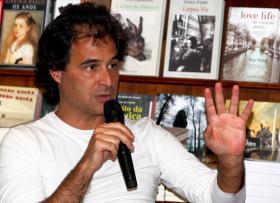 AGUALUSA DIZ QUE NÃO PODE HAVER DEMOCRACIA EM ANGOLA COM PRESOS POLÍTICOS