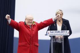 JEAN-MARIE LE PEN ANUNCIA CRIAÇÃO DE NOVA ALIANÇA POLÍTICA EM FRANÇA