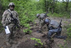 REBELDES SÍRIOS TREINADOS PELOS EUA CHEGARAM À SÍRIA PARA COMBATER ESTADO ISLÂMICO