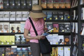 FEIRA DO LIVRO DO PORTO VOLTA HOJE AO PALÁCIO DE CRISTAL FOCADA NA FELICIDADE