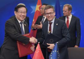 CARLOS MOEDAS ANUNCIA INVESTIMENTO CONJUNTO UE/CHINA NA ÁREA DA INOVAÇÃO