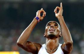 MO FARAH VOLTA A VENCER A MEIA MARATONA GREAT NORTH RUN