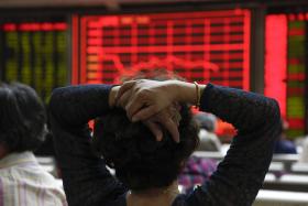 BOLSA DE XANGAI CAIU 4,39% NA ABERTURA